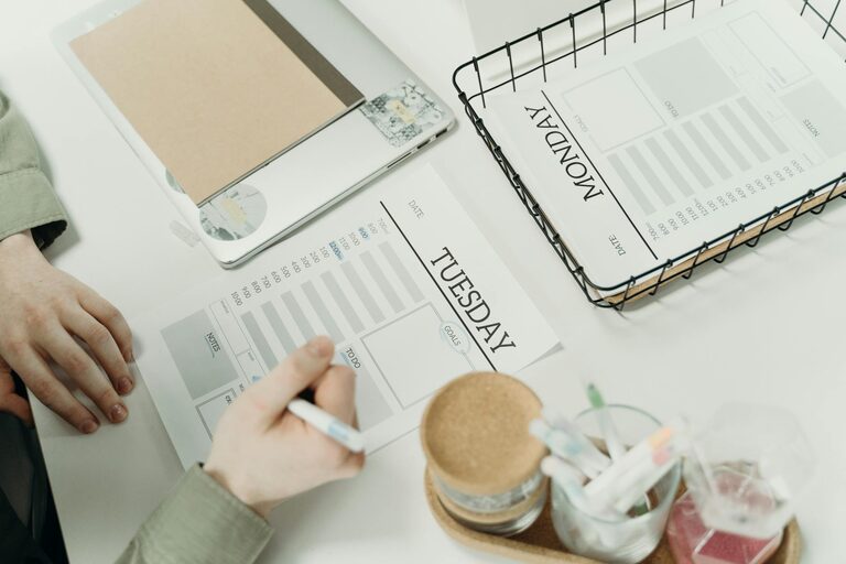 Jak ustalać realistyczne cele tygodniowe, które naprawdę możesz osiągnąć